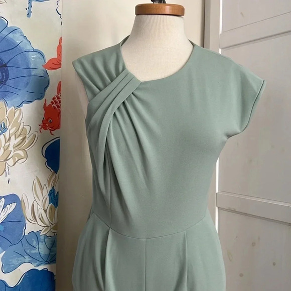 NWT Calvin Klein Sage Green Jumpsuit With Gathered Shoulder Detail - Size 6 - Picture 2 of 11
